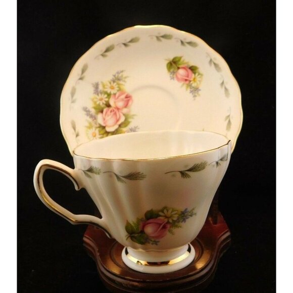 Royal Vale Ridgeway Potteries Pink Roses Tea Cup Saucer Floral Gold Trim - Picture 5 of 9